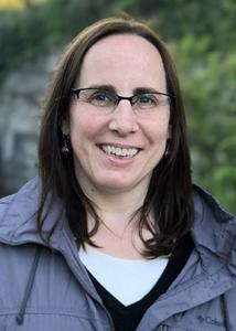 Elizabeth Boyer Headshot